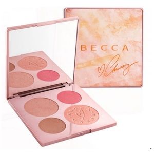 BECCA X Chrissy Teigen Glow Palette